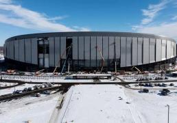 告別(bié)“冻土”噩梦！美国NFL球(qiú)队豪掷22亿美元(yuán)，新球(qiú)场自(zì)带智能地暖与融雪黑(hēi)科技