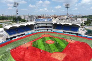 图集｜“棒球之城”中山，正全力挥出“本垒打”