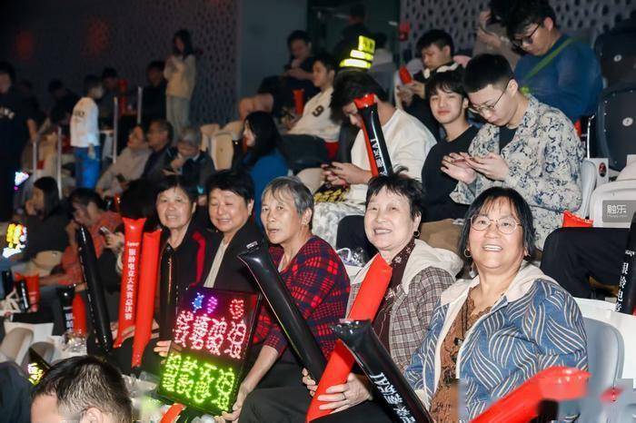 退(tuì)休(xiū)之后成为電(diàn)竞选手