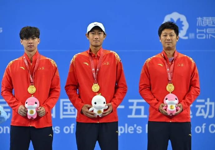 全運(yùn)会网球(qiú)男双决赛:唐盛 / 孫(sūn)淺(qiǎn) 2-1 力克布云朝(cháo)克特 / 鄭(zhèng)展(zhǎn)，逆(nì)轉(zhuǎn)夺金